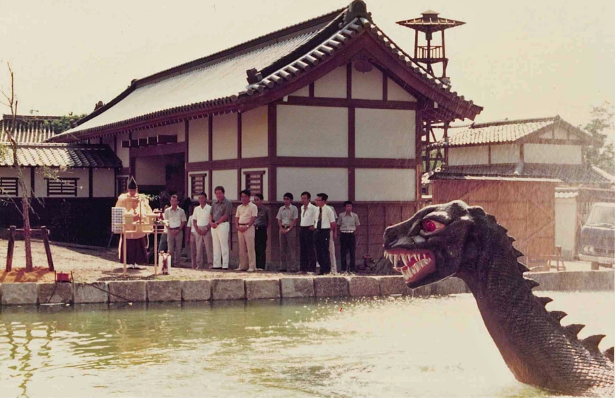 怪獣の出る「新・港町」完成