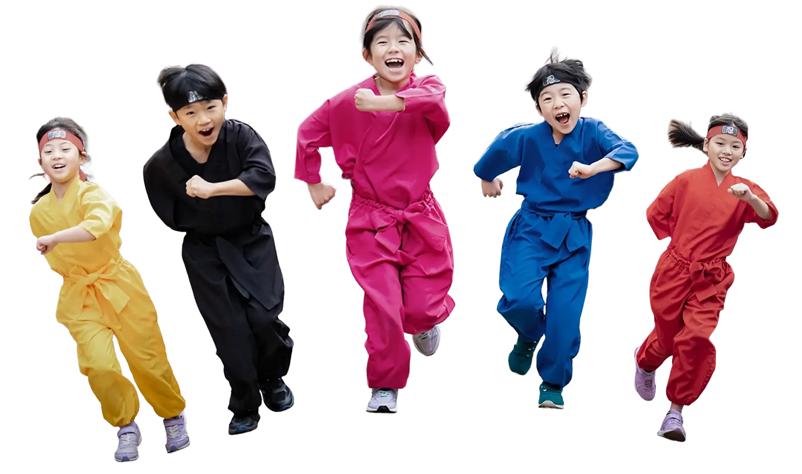 忍者の衣装を着た子どもたちの写真